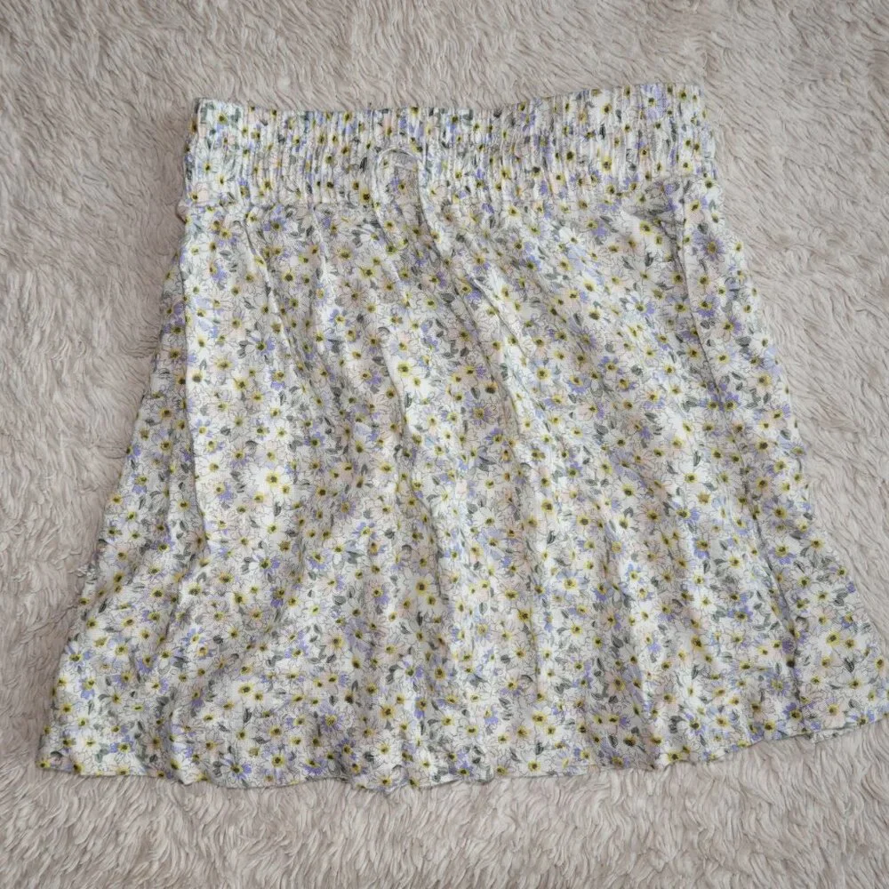 Girls Size Small Gap White Top with Copper Key Pastel Floral Skirt